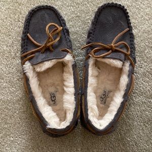 Ugg slippers gray suede size 7 perfect condition